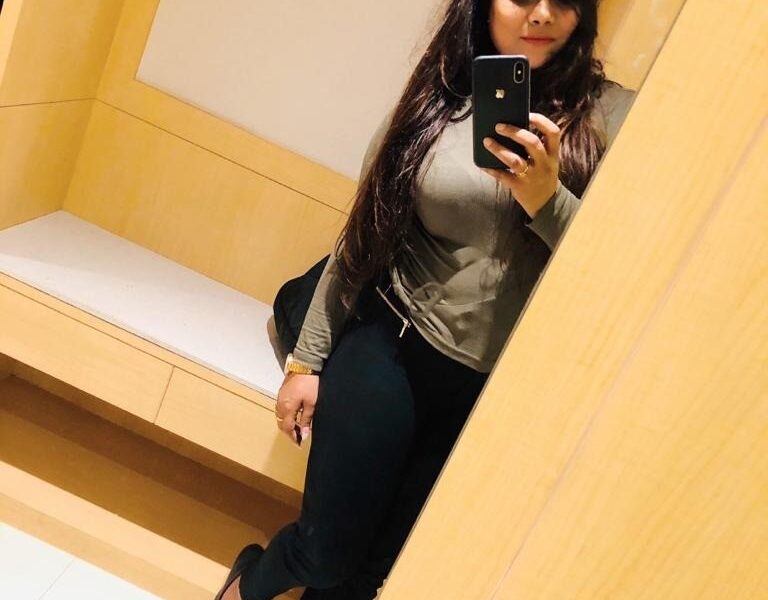 VIP Call-girls In Ghitorni (Delhi) 9711108085 Short 2500 Night 8000