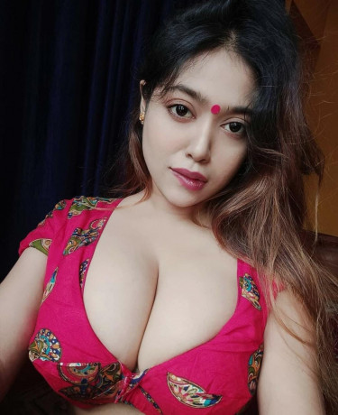 Call Girls In Noida Sector 37,8447722409 Women Seeking Men